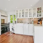 Сasa de vacaciones 2 Bedroom Awesome In Haarby Hårby