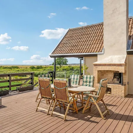 2 Bedroom Awesome In Haarby Сasa de vacaciones