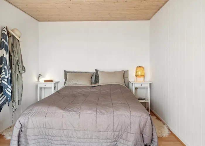 2 Bedroom Awesome In Haarby 펜션 Hårby
